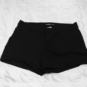 Black Old Navy shorts